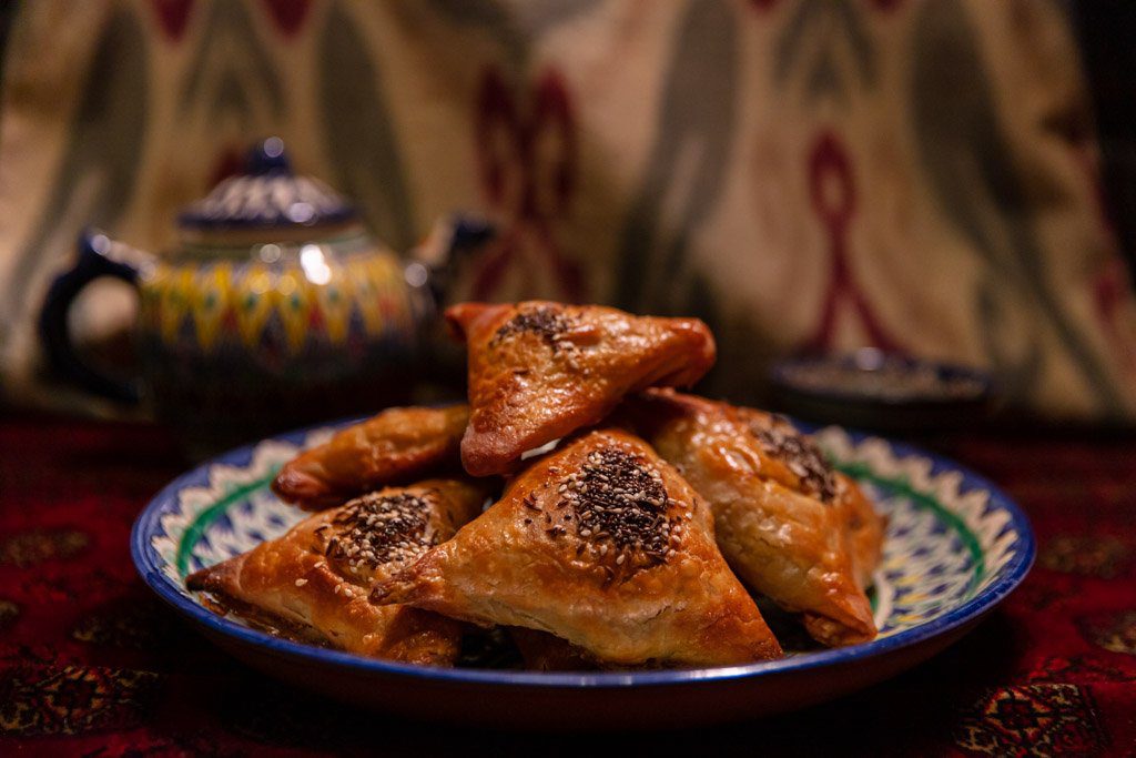 samsa samsa in a plate