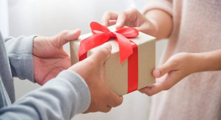 Beautiful Packaging of Gifts for Your Close One's