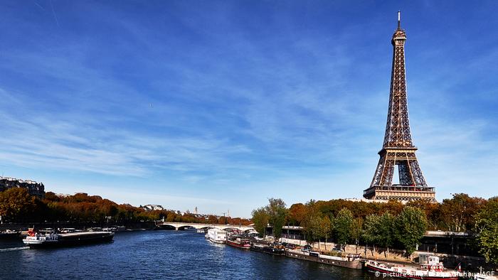 Paris Paris