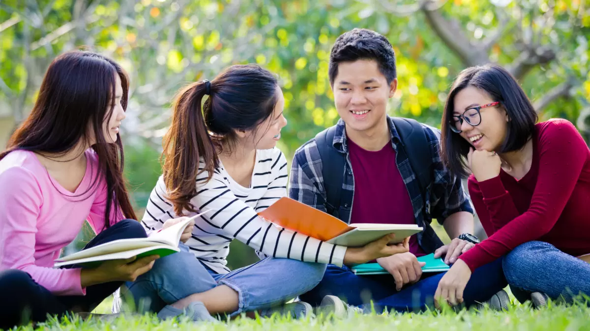 shutterstock 358048289 1200x675 1 Students