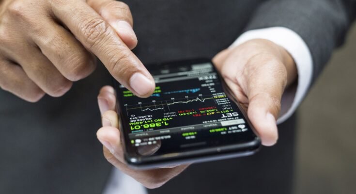 How Socially Responsible Investing Works and Why You Start