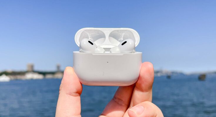 Comparing the battery life of the AirPods Pro 2 with its predecessor