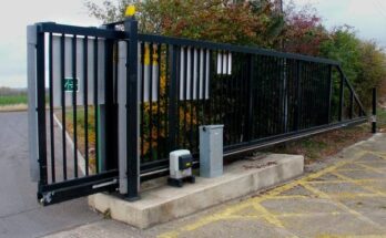 How does an electric gate work?