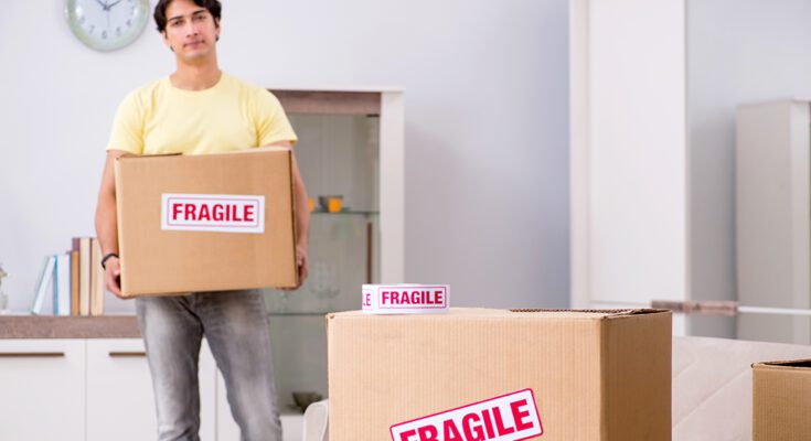 Labeling and Handling Fragile Boxes - Safe Ship Moving Services 